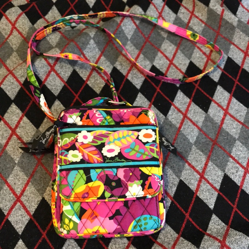 VERA BRADLEY CROSSBODY